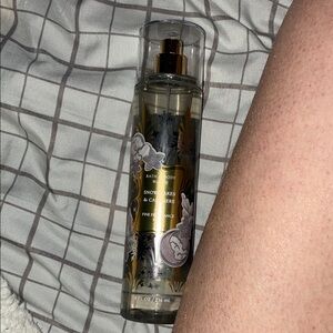 Bath & Body Works Snowflakes & Cashmere Fine Fragrance Mist - Gold Accents